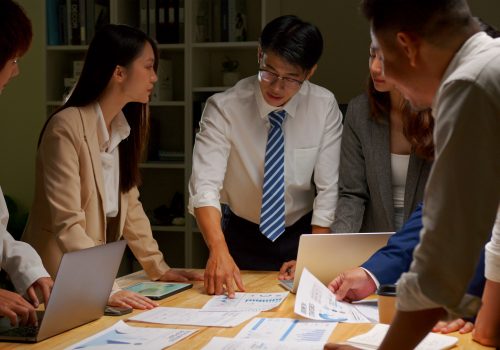 asia-business-people-discussing-business-brainstorming-meeting-ideas-strategy-in-night-office.jpg asia-business-people-discussing-business-brainstorming-meeting-ideas-strategy-in-night-office.jpg