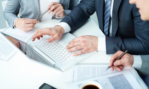 workers-considering-term-agreement.jpg